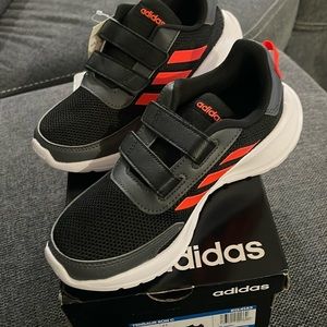 Adidas kids size 2 NIB